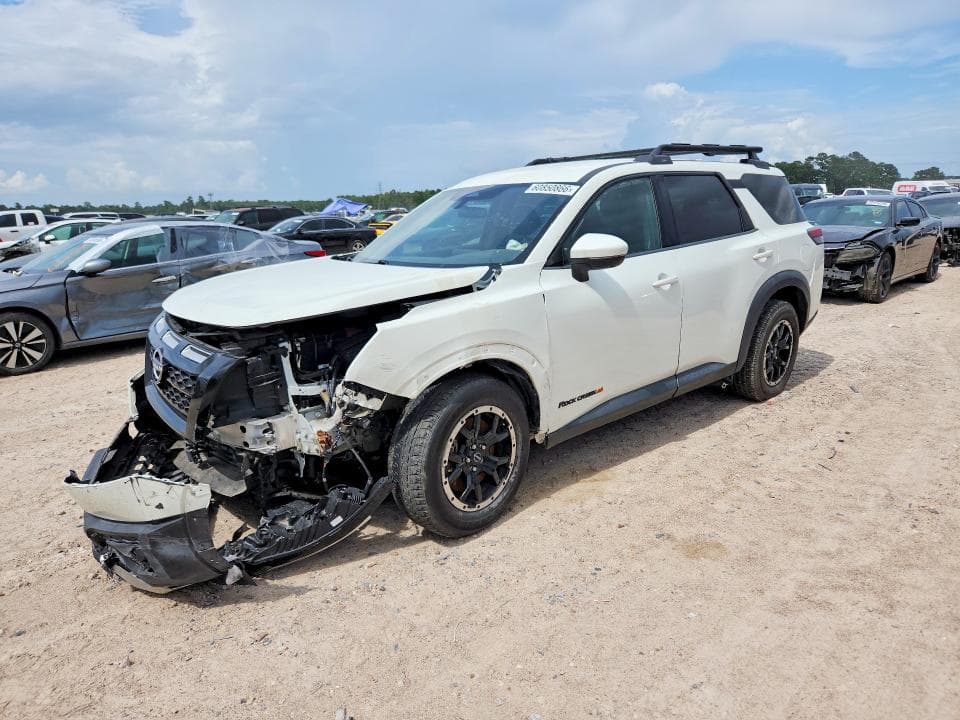 2023 Nissan Pathfinder SV