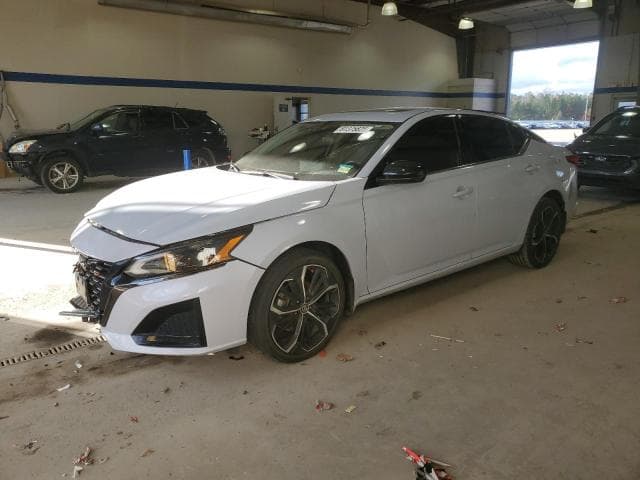 2023 Nissan Altima SR