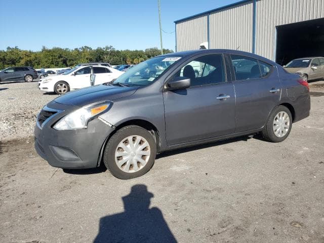 2018 Nissan Versa SV