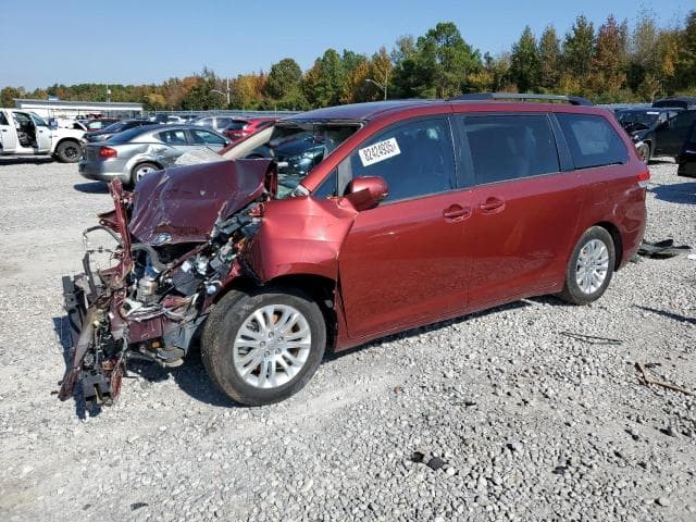2013 Toyota Sienna XLE